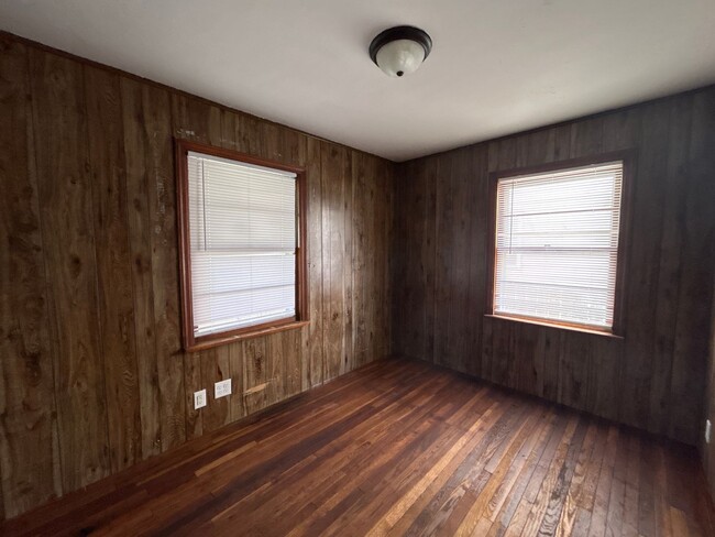 Building Photo - 445 S Sheridan St