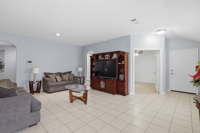 Building Photo - 6810 Jasmine Arbor Ln