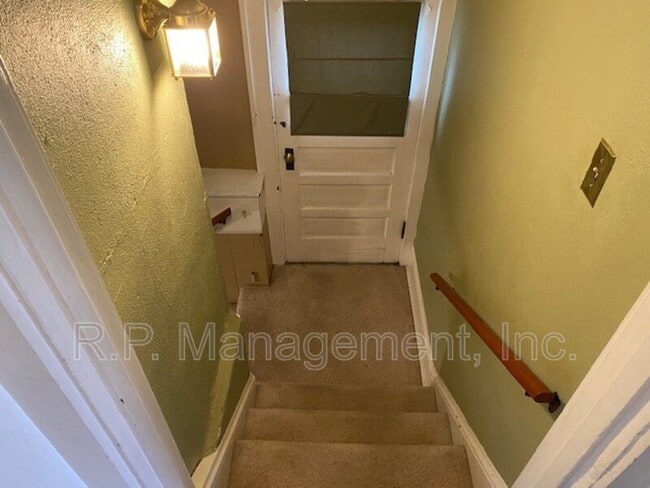 Building Photo - 4221 Harriet Ave