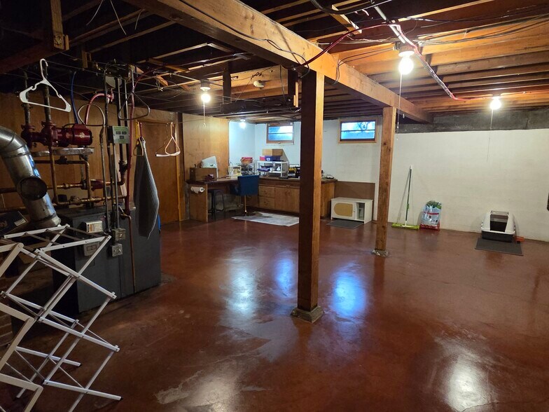 Building Photo - 3819 SE Francis St