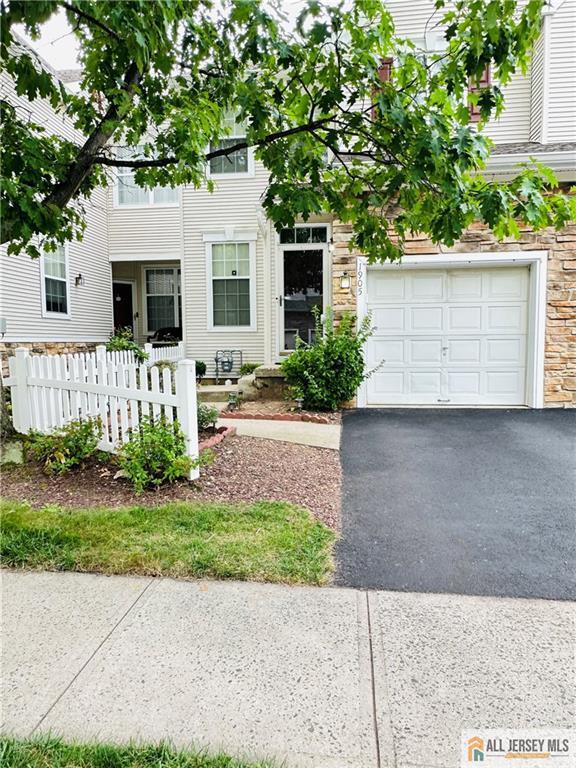 Primary Photo - 1905 Dahlia Cir