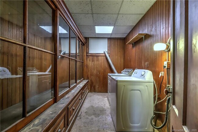 Building Photo - 473 Amity Rd