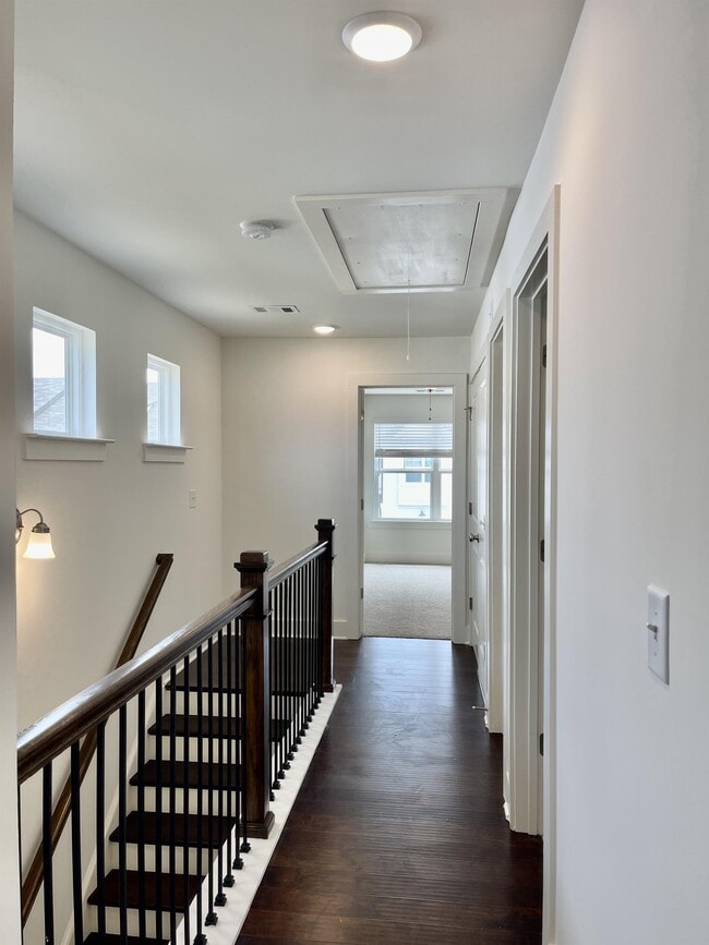 Building Photo - 123 Auburn Run Ln