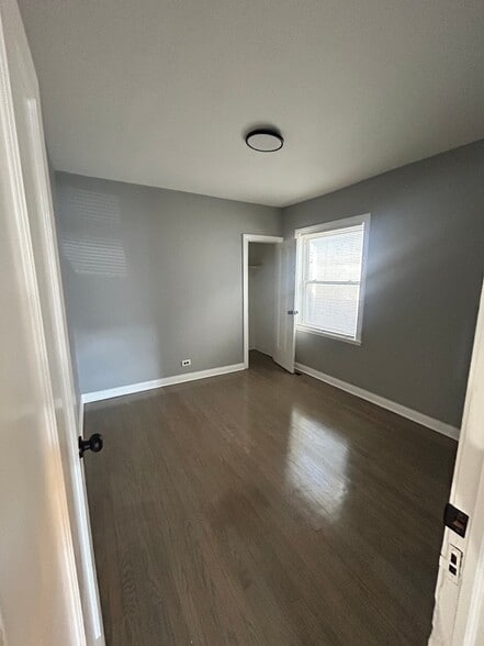 Building Photo - 1620 N Laramie Ave