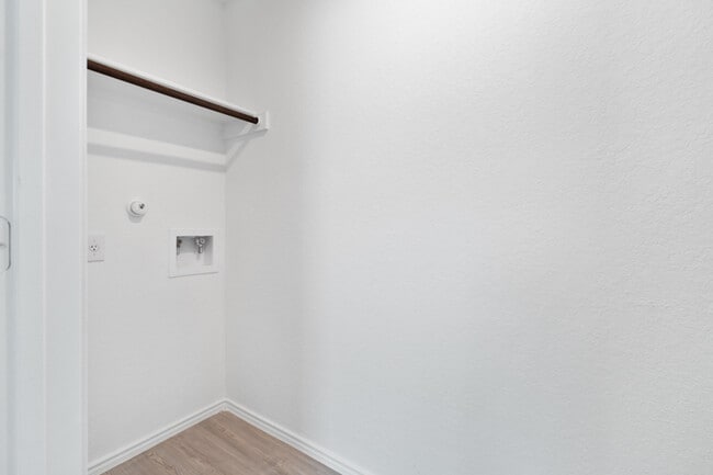 Building Photo - 10166 Asta Trl