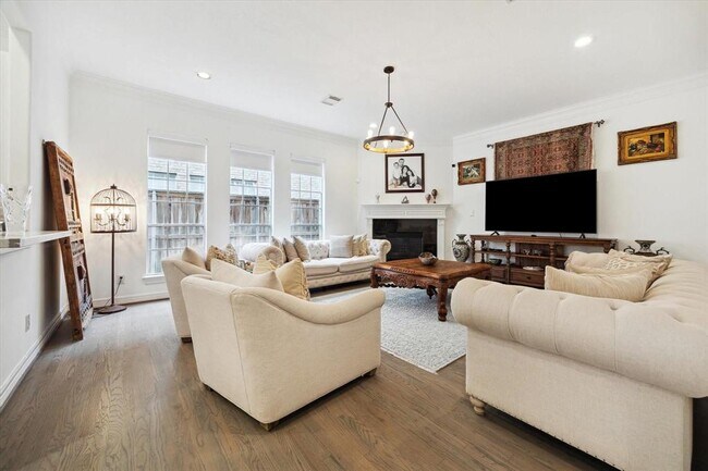 Building Photo - 2842 Briarhurst Park