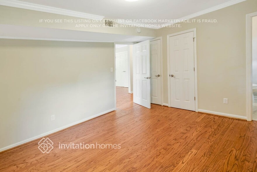 Building Photo - 929 Eaglewood Ave
