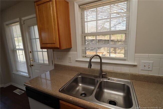 Building Photo - 2324 Maybrook Dr