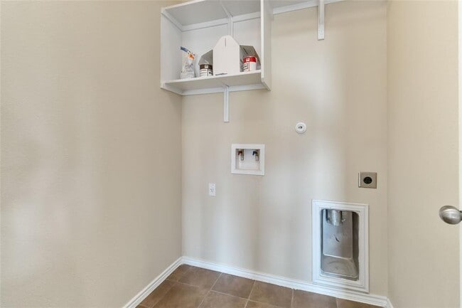 Building Photo - 137 Gray Wolf Dr