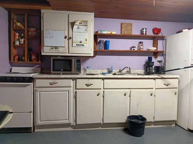Building Photo - 456 Pentecostal Campground Rd