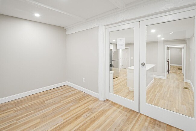 Building Photo - 98 Southville Rd