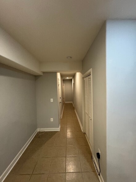 Building Photo - 11 N Streeper St