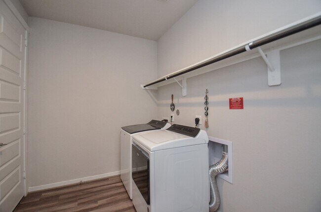 Building Photo - 28402 Eli Eagle St