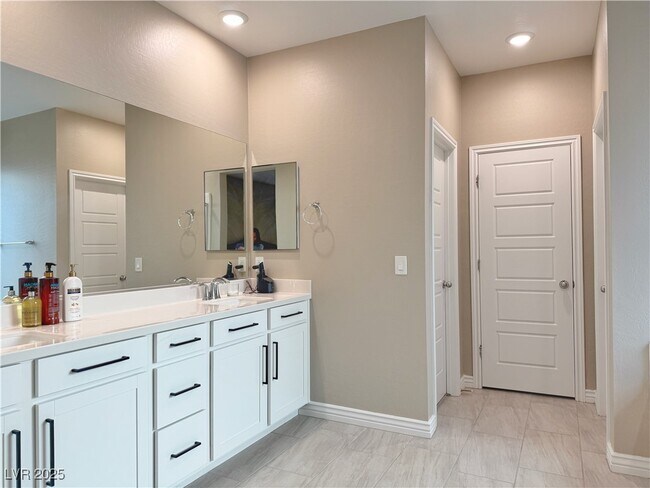 Building Photo - 9840 Berkley Brk Ct