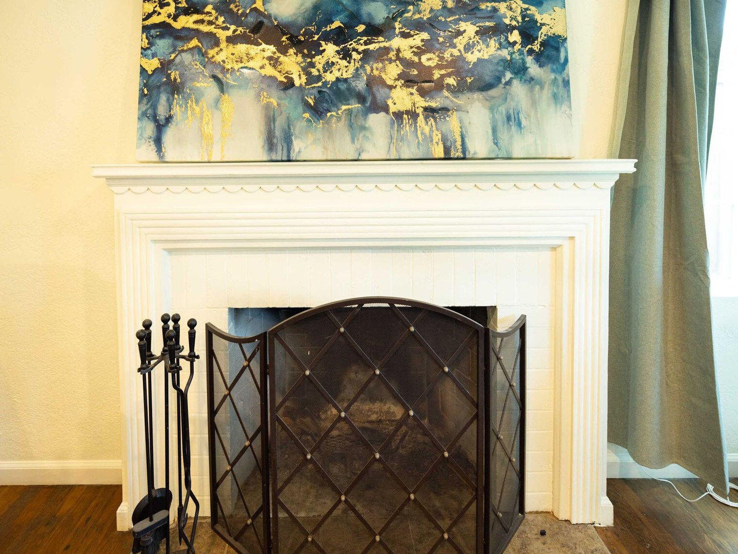 Building Photo - 240 E Hedding St