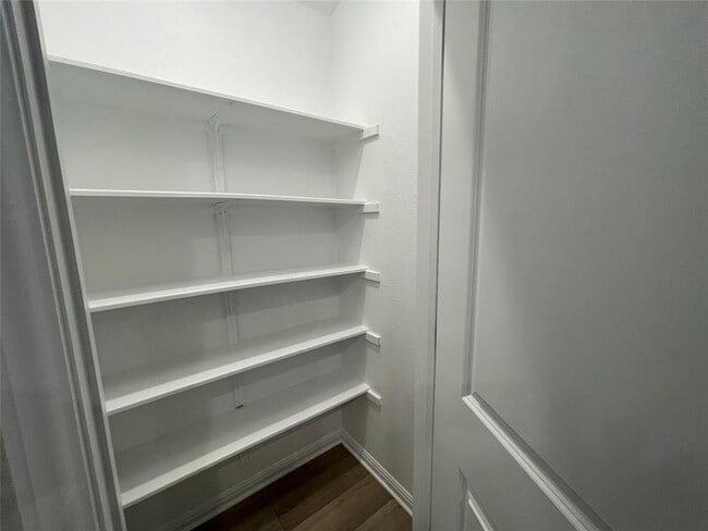 Building Photo - 404 Grasslands Trl