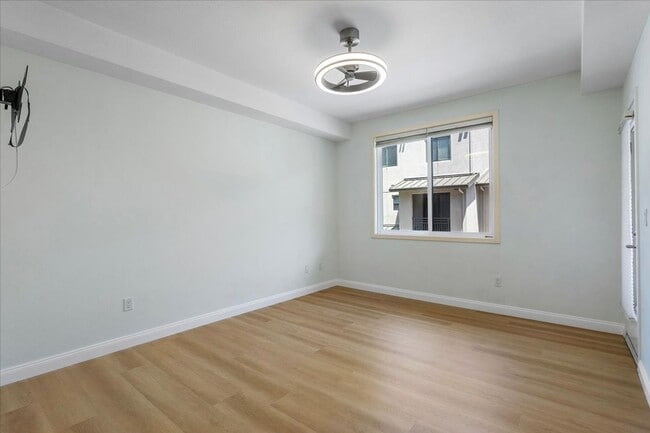 Building Photo - 2857 Regatta Dr