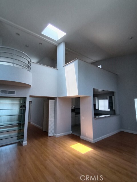 Building Photo - 1617 S Beverly Glen Blvd