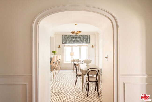 Building Photo - 1424 N Crescent Heights Blvd