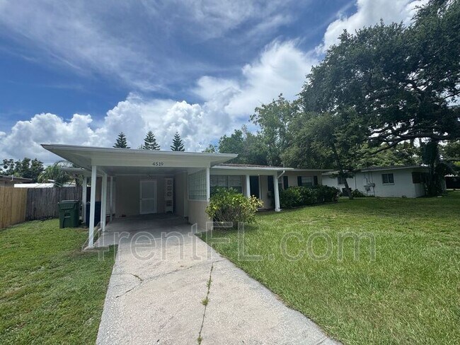 Building Photo - 4519 S Cameron Ave