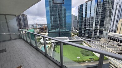 Building Photo - 1300 Brickell Bay Dr
