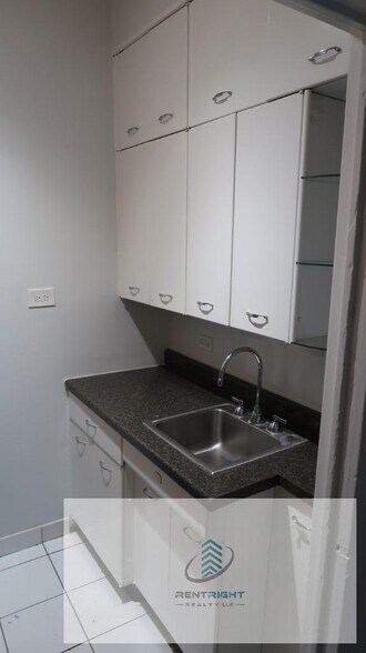 Building Photo - 534 W Stratford Pl