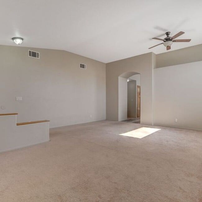 Building Photo - Single story home. NO HOA!