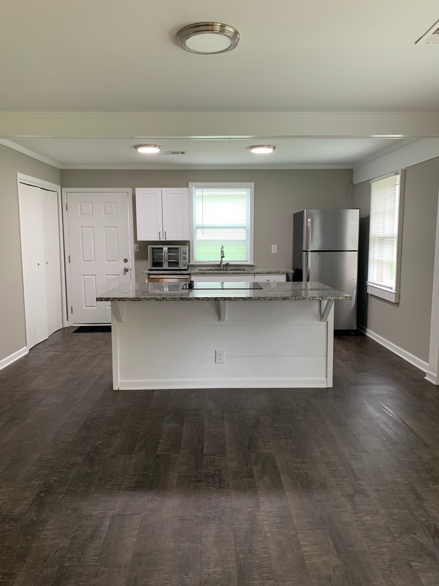 Kitchen - 137 Baker St