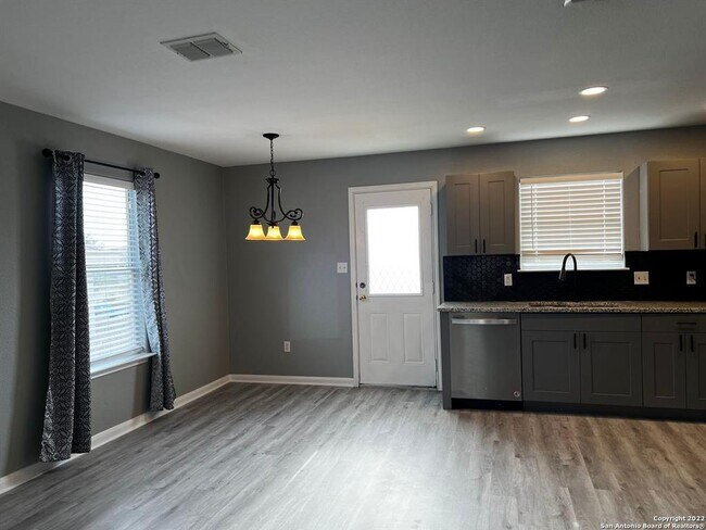 Building Photo - 5923 Fox Canyon