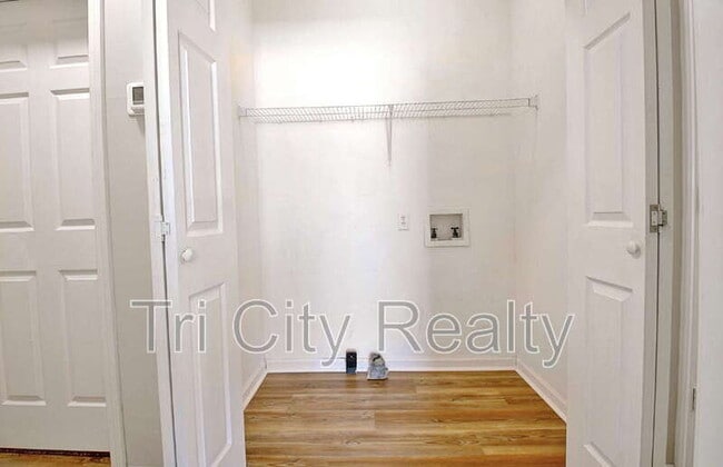 Building Photo - 109 St Albans Way