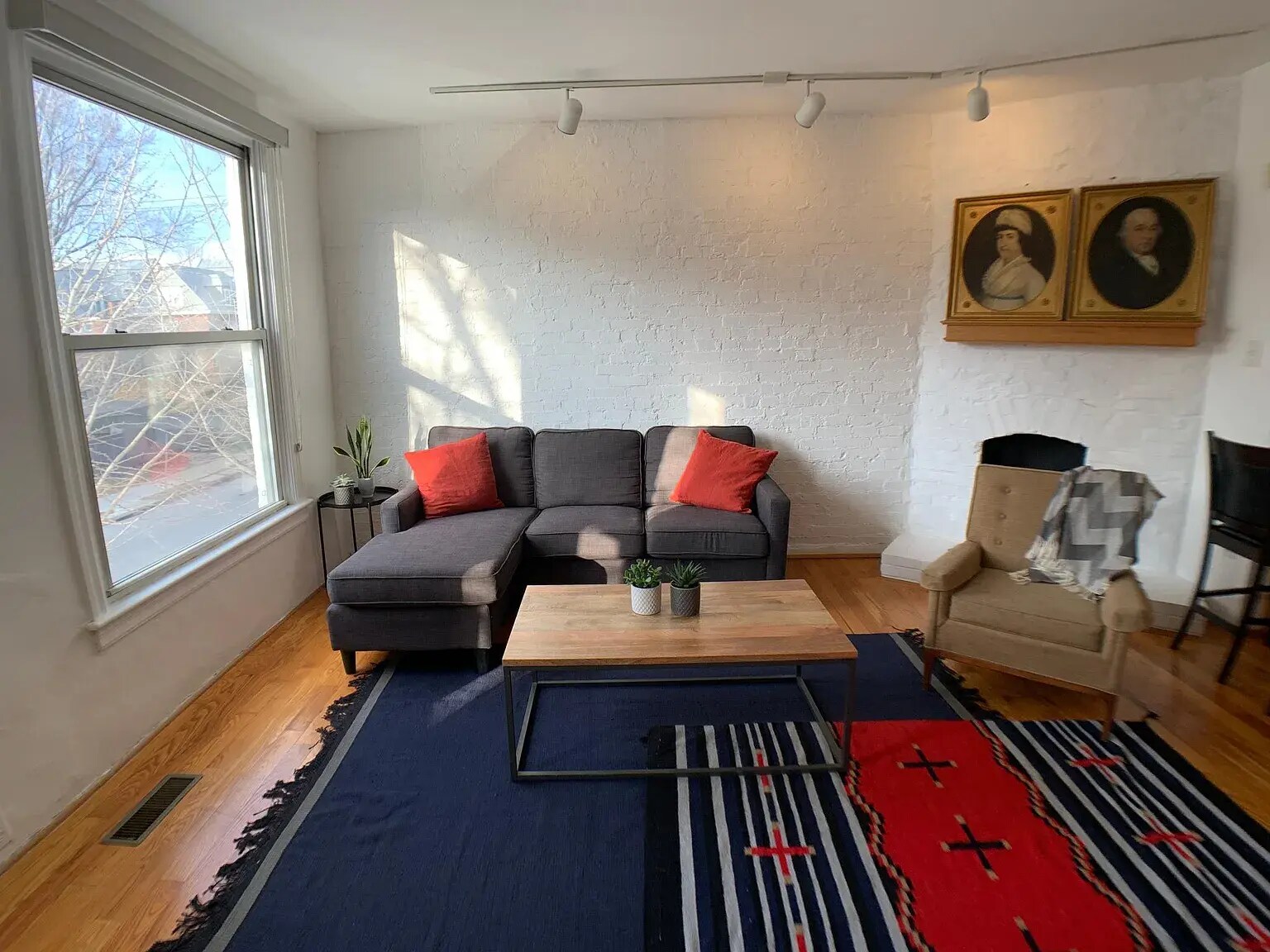 Building Photo - 22 N Boyle Ave