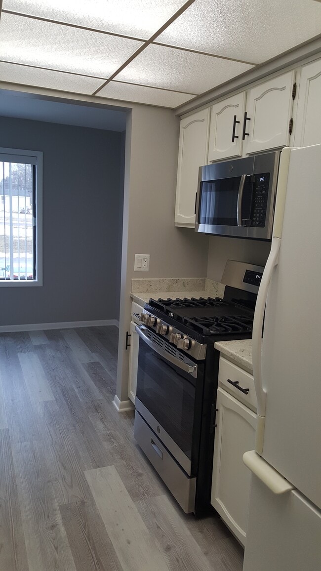 Building Photo - 100 Clubhouse Ln