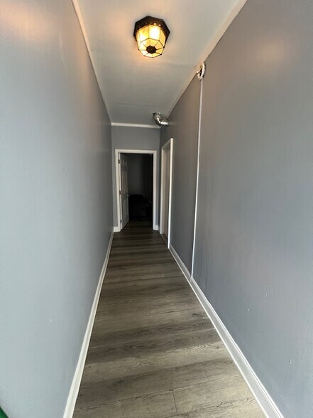 Building Photo - 215 Cherry St