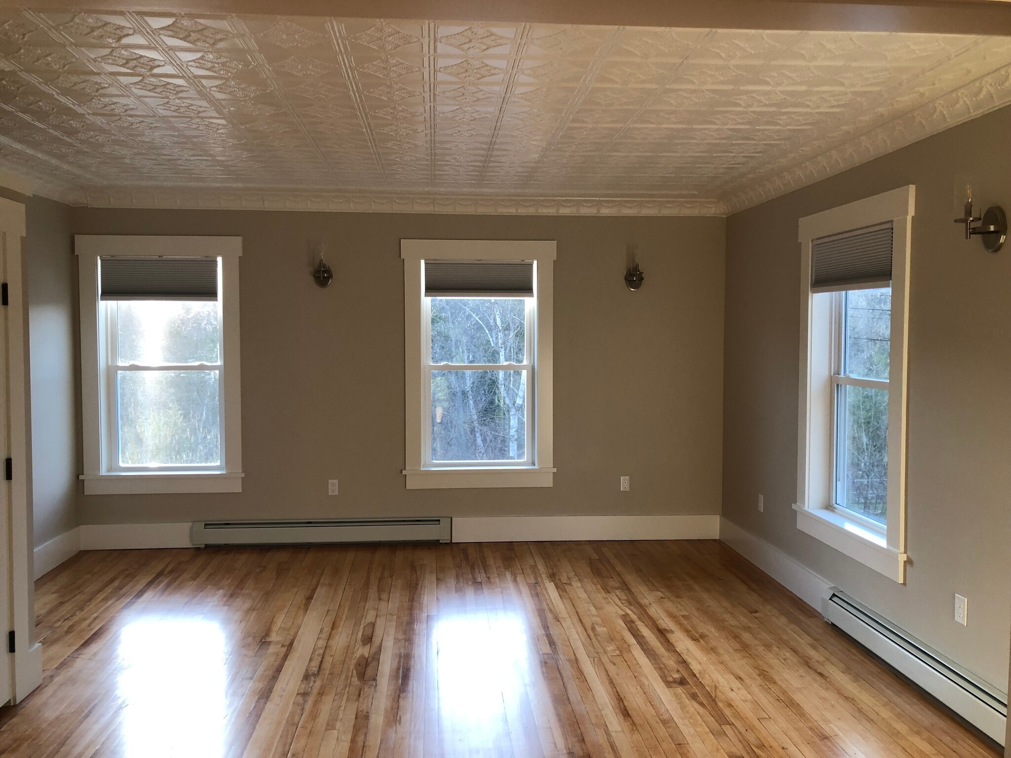 Building Photo - 556 Water St