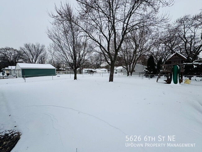 Building Photo - 5626 6th St NE