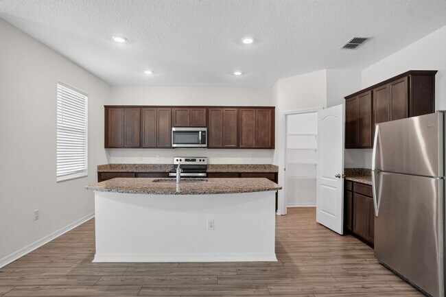 Building Photo - 6170 Dolostone Dr