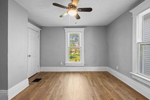 Building Photo - 571 Gilbert St