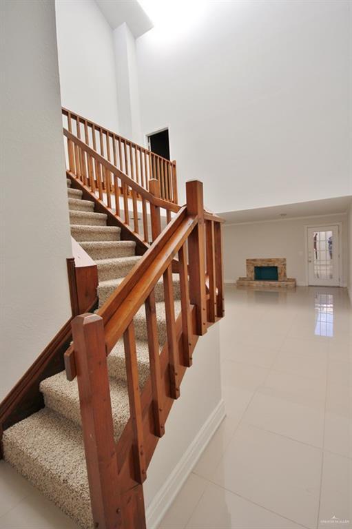 Building Photo - 25 Xanthisma Ave