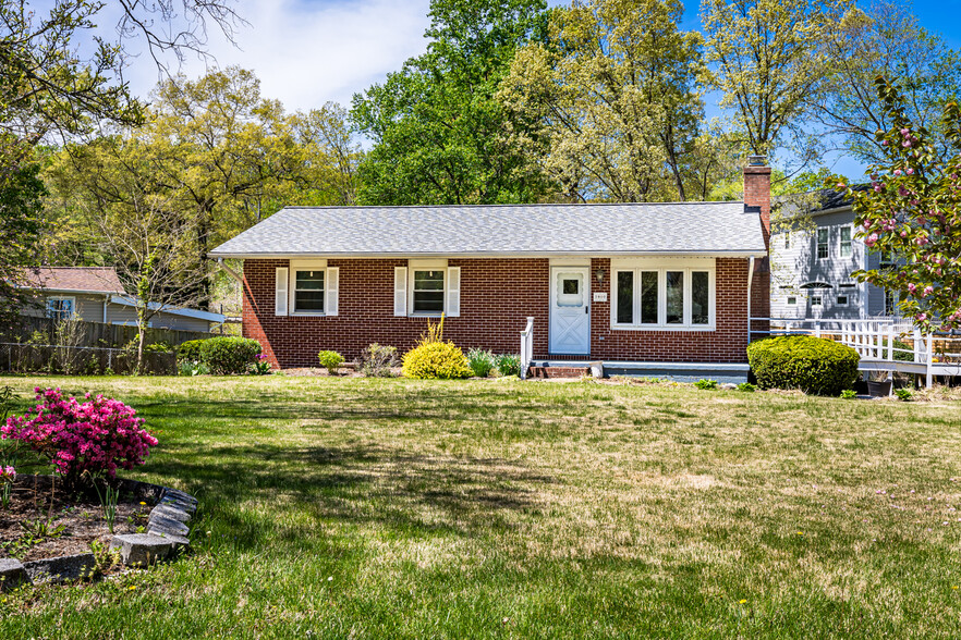 Primary Photo - 2800 Glen Isle Rd