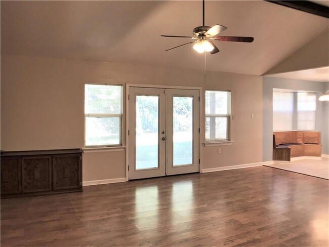 Building Photo - 603 Lake Sardis Dr