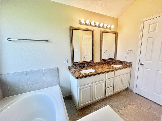 Building Photo - 18235 Bonham Oaks Ct