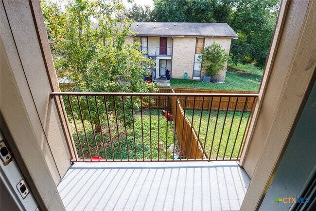 Building Photo - 229 Craddock Ave