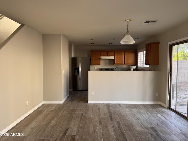 Building Photo - 2719 S Sailors Way