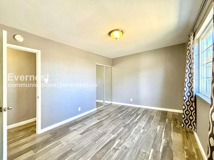 Building Photo - 2571 Judson St