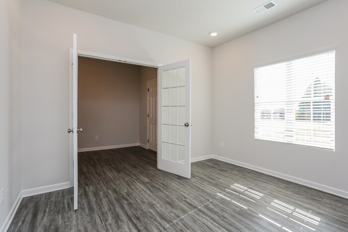 Building Photo - 2109 Jessica Way