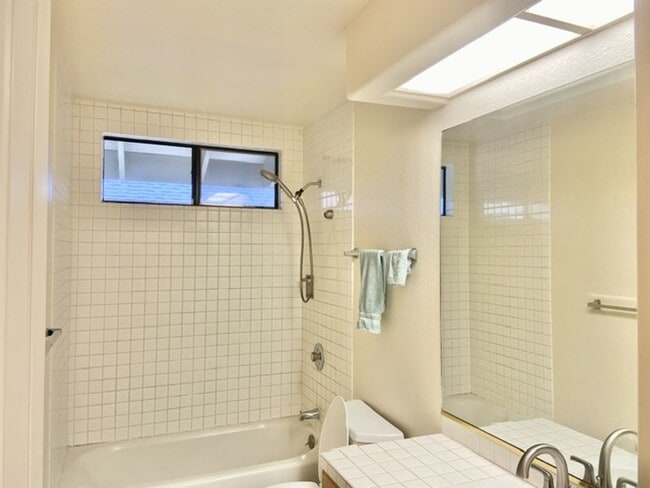 Building Photo - Mililani Mauka Executive home. 4 bedroom 2.5 bath home