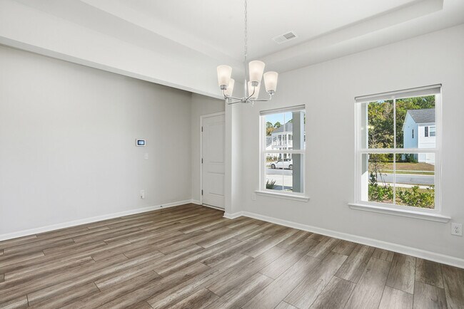 Building Photo - 145 Binscombe Ln