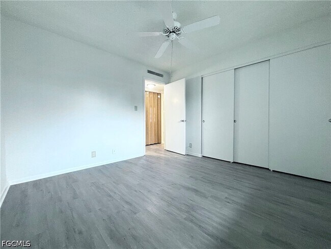 Building Photo - 2264 Winkler Ave