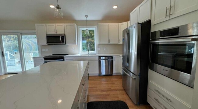 Building Photo - 58 Pleasant St