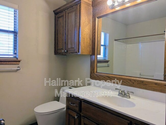 Building Photo - 2705 SE 92nd Cir